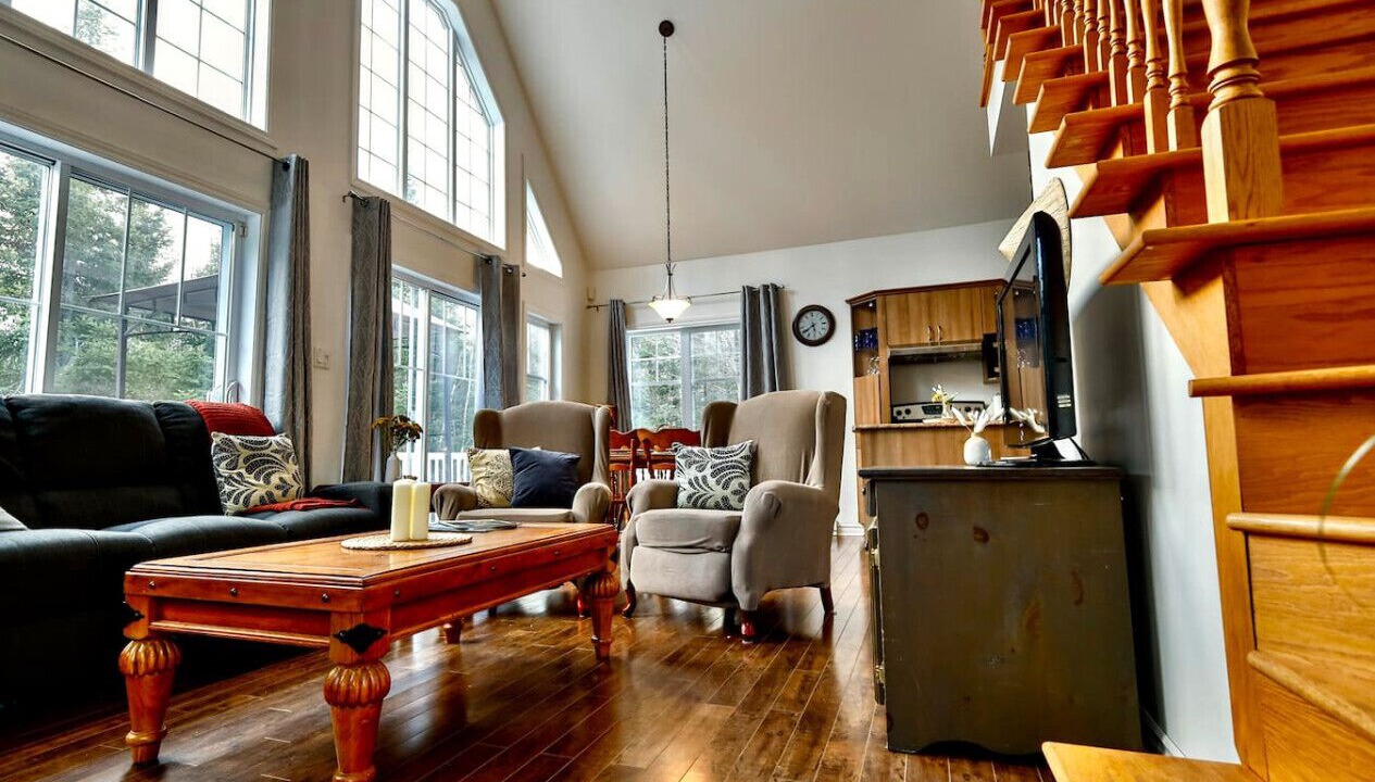 Photo of Livingroom in Val-des-Lacs