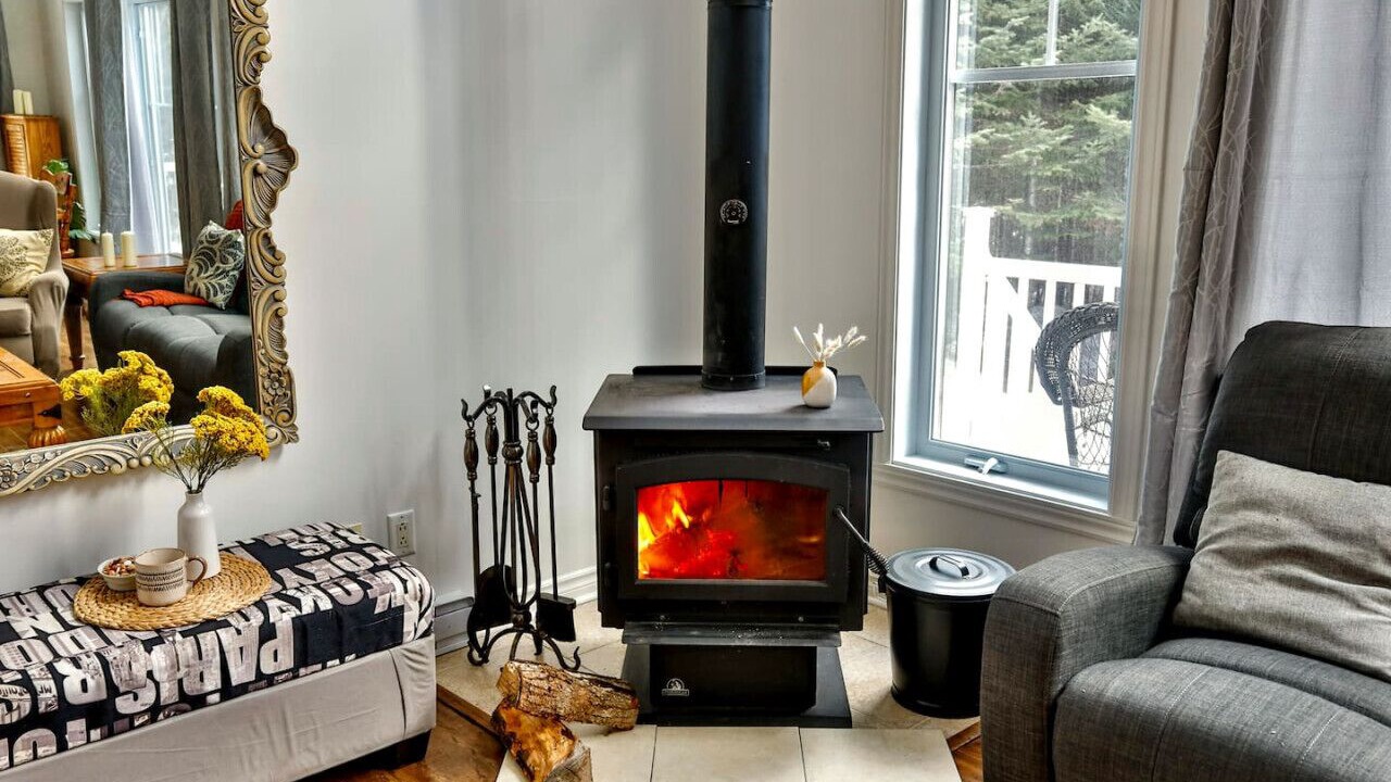 Photo of Livingroom in Val-des-Lacs