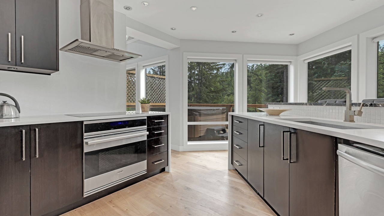 Photo of Kitchen in Whistler Cay Estates