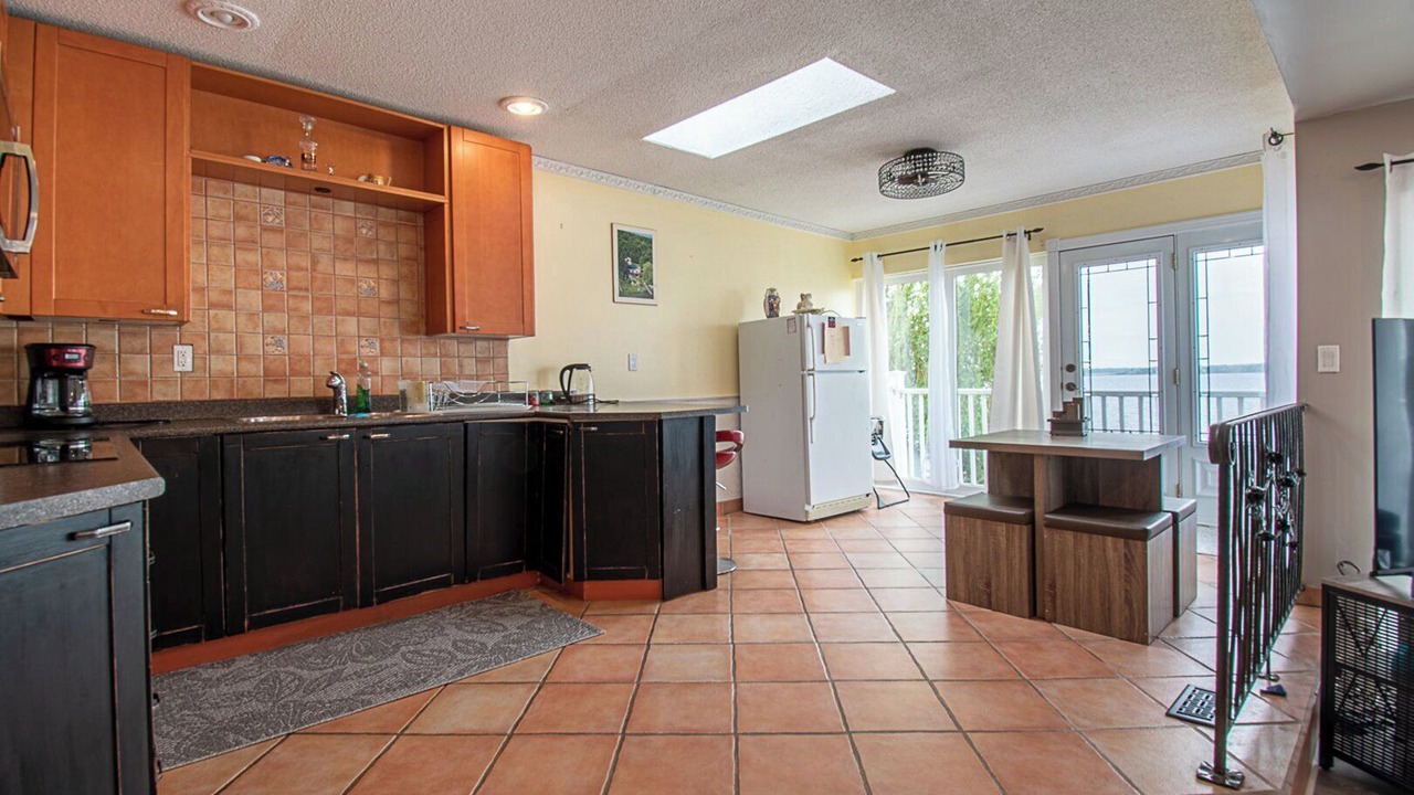 Photo of Kitchen in Victoria Harbour