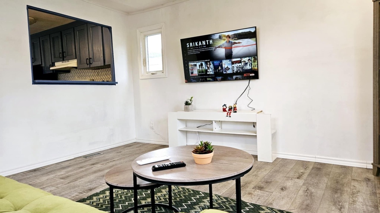 Photo of Livingroom in Linkletter