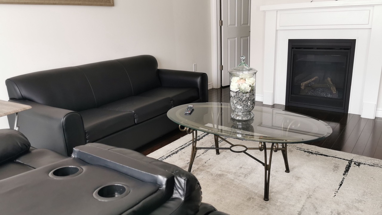 Photo of Livingroom in Bowmanville