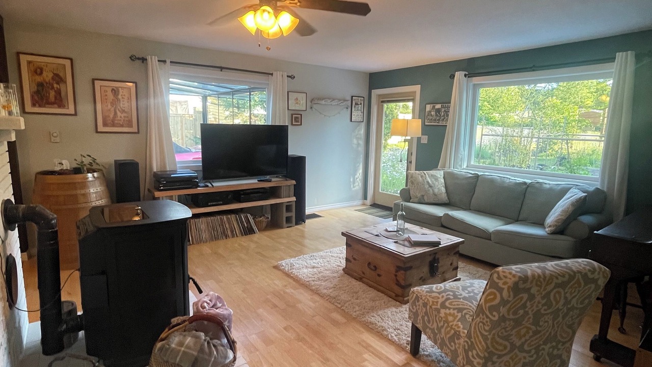 Photo of Livingroom in Chemainus