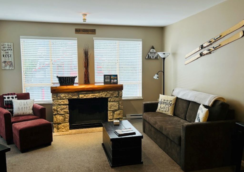 Photo of Livingroom in Whistler Cay Heights