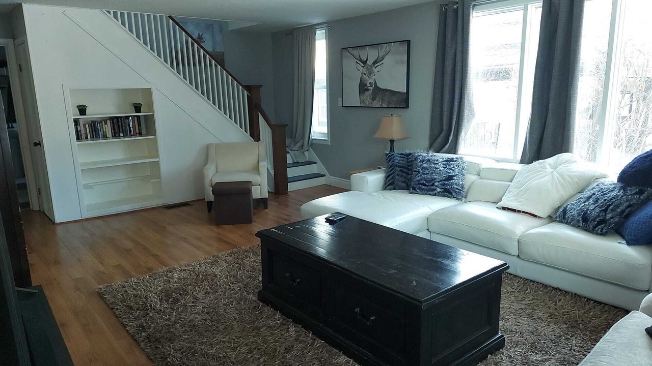 Photo of Livingroom in Port Dover