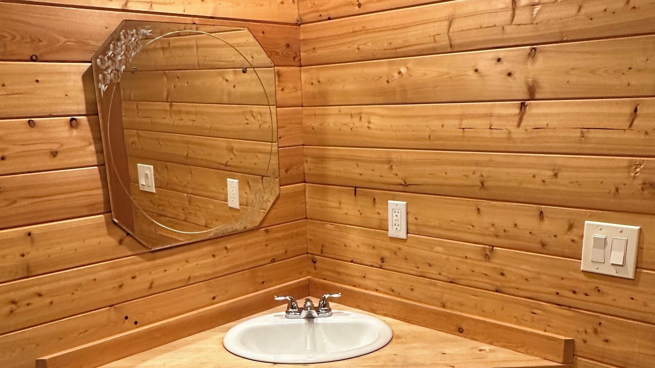 Photo of Bathroom in Golden