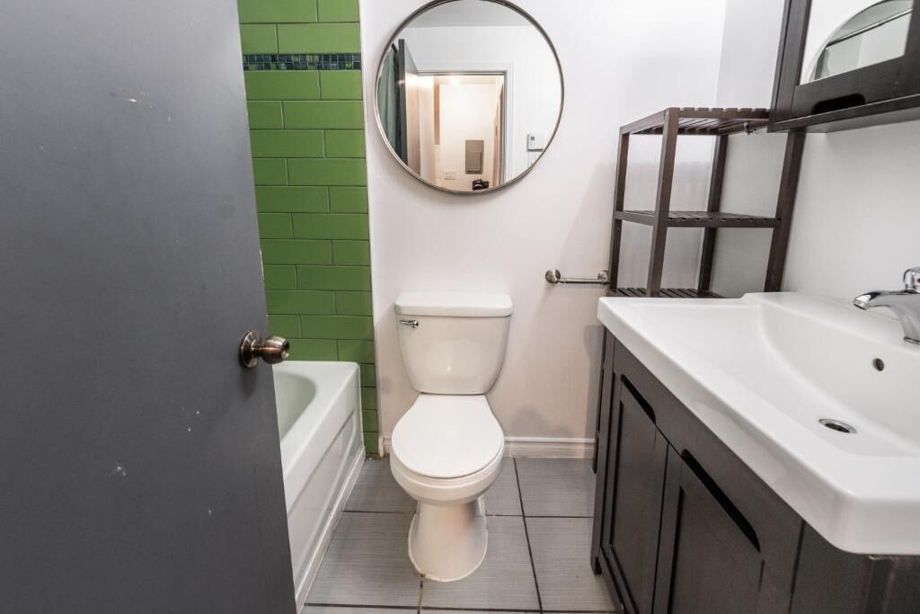 Photo of Bathroom in De Lorimier