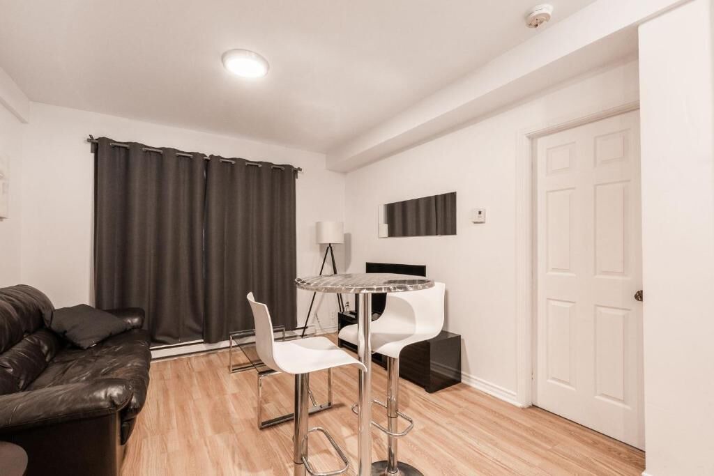 Photo of Livingroom in De Lorimier