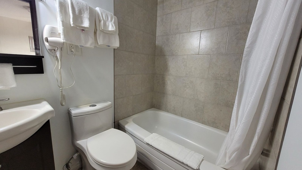 Photo of Bathroom in Swan Hills