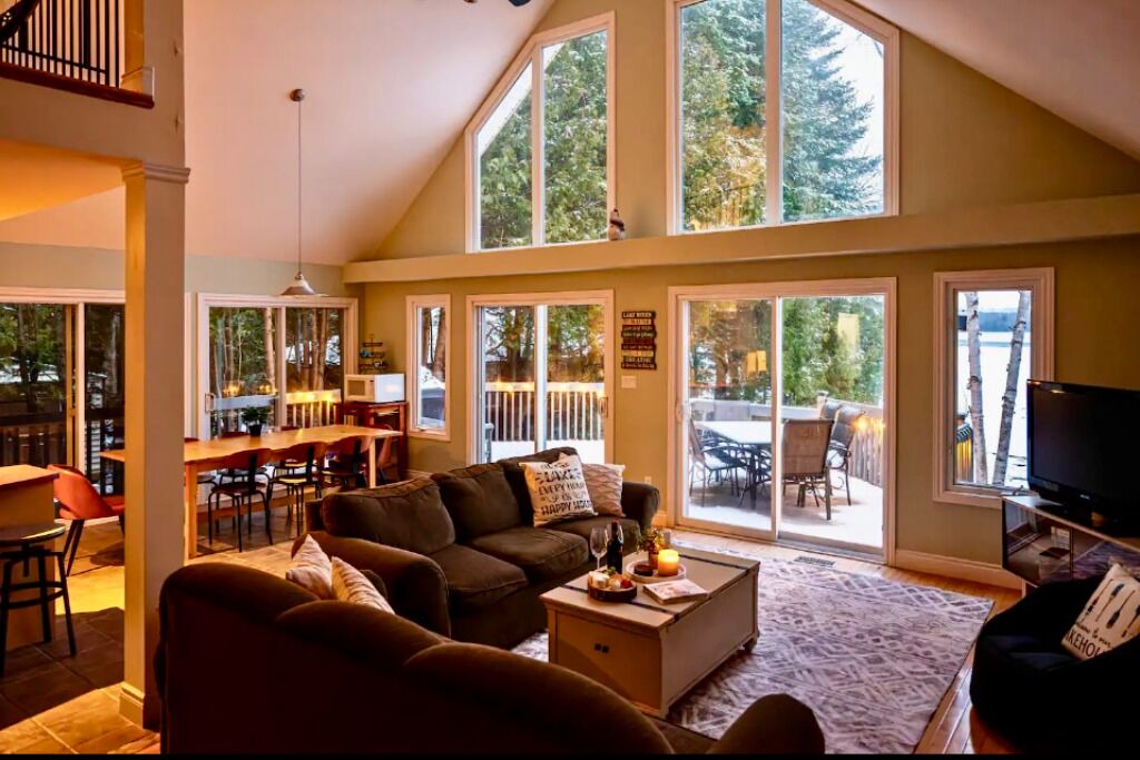 Photo of Livingroom in Springwater