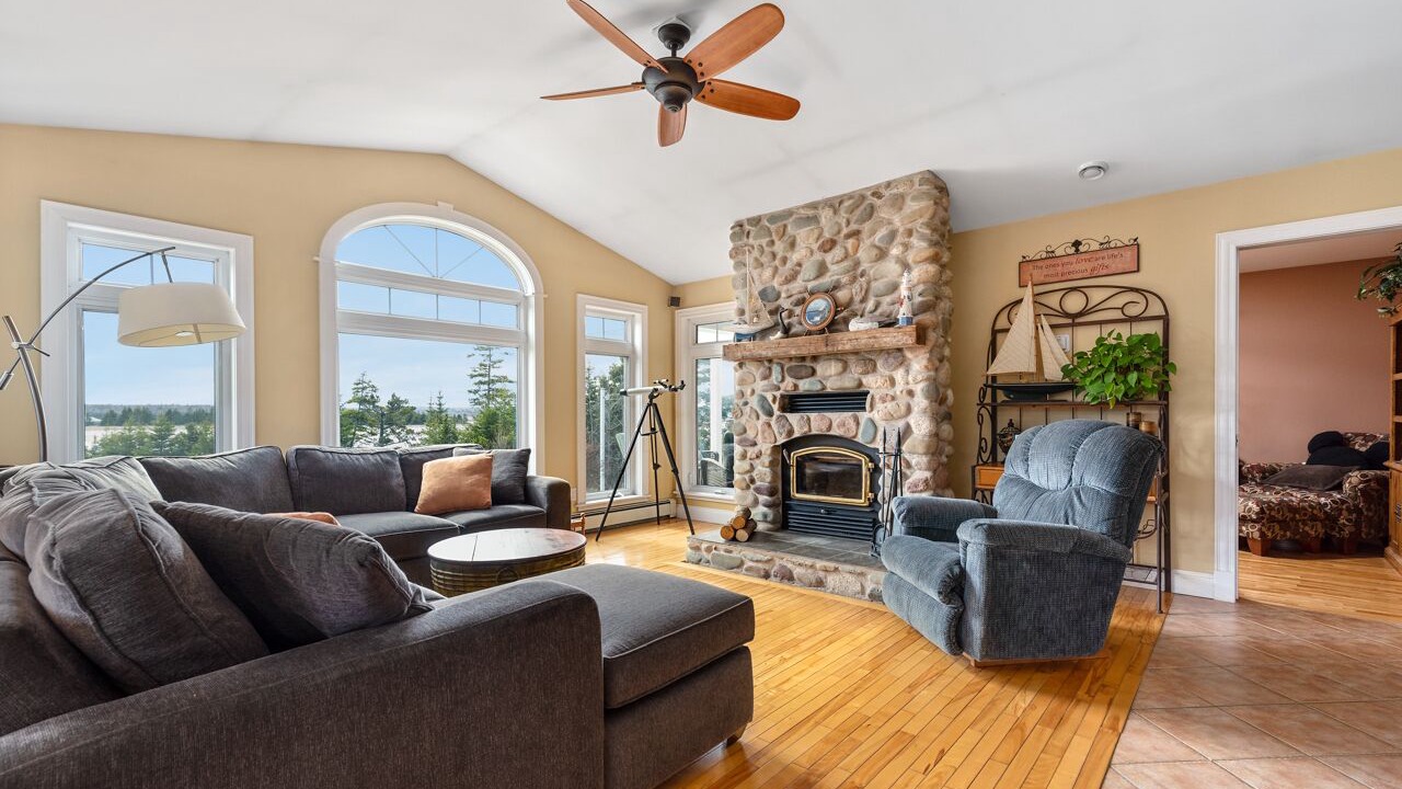 Photo of Livingroom in Lawrencetown