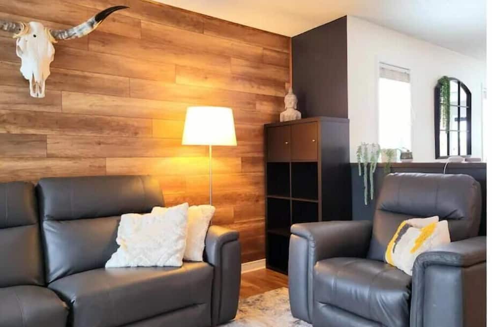 Photo of Livingroom in Aylmer