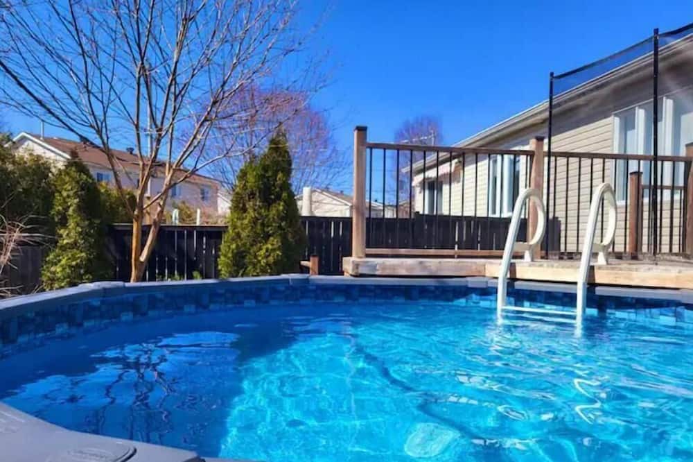 Photo of Outdoor in Aylmer