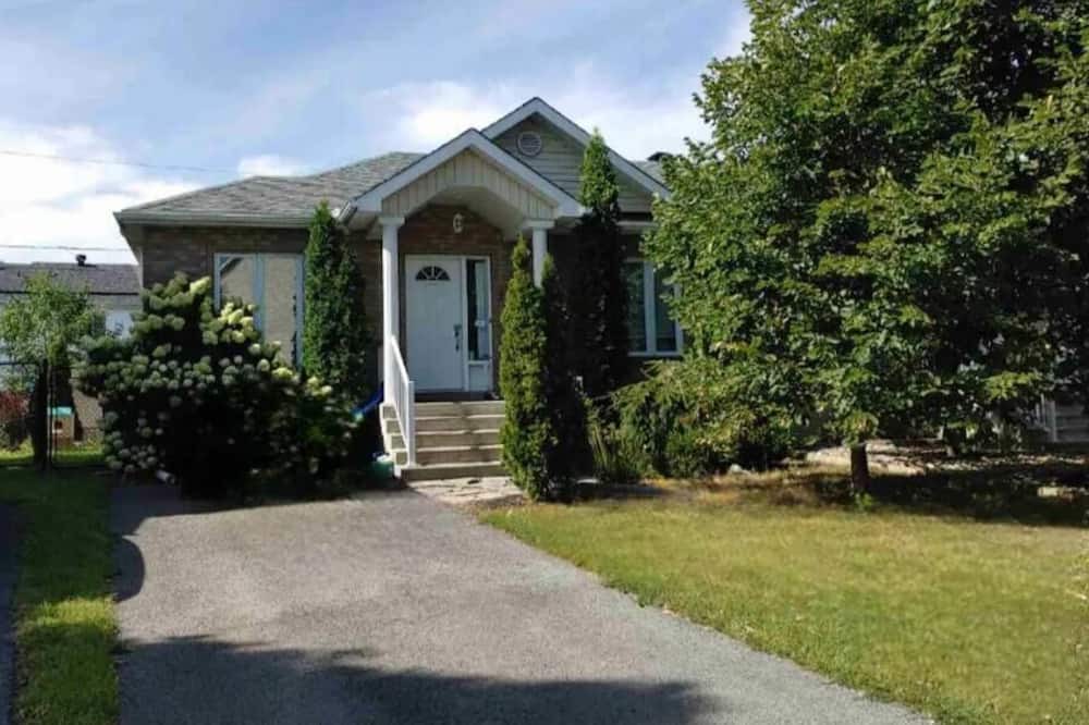 Photo of Outdoor in Aylmer