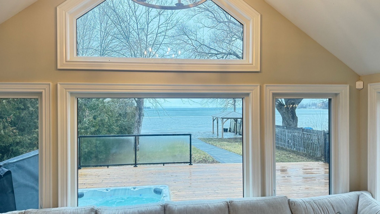 Photo of Livingroom in Duclos Point