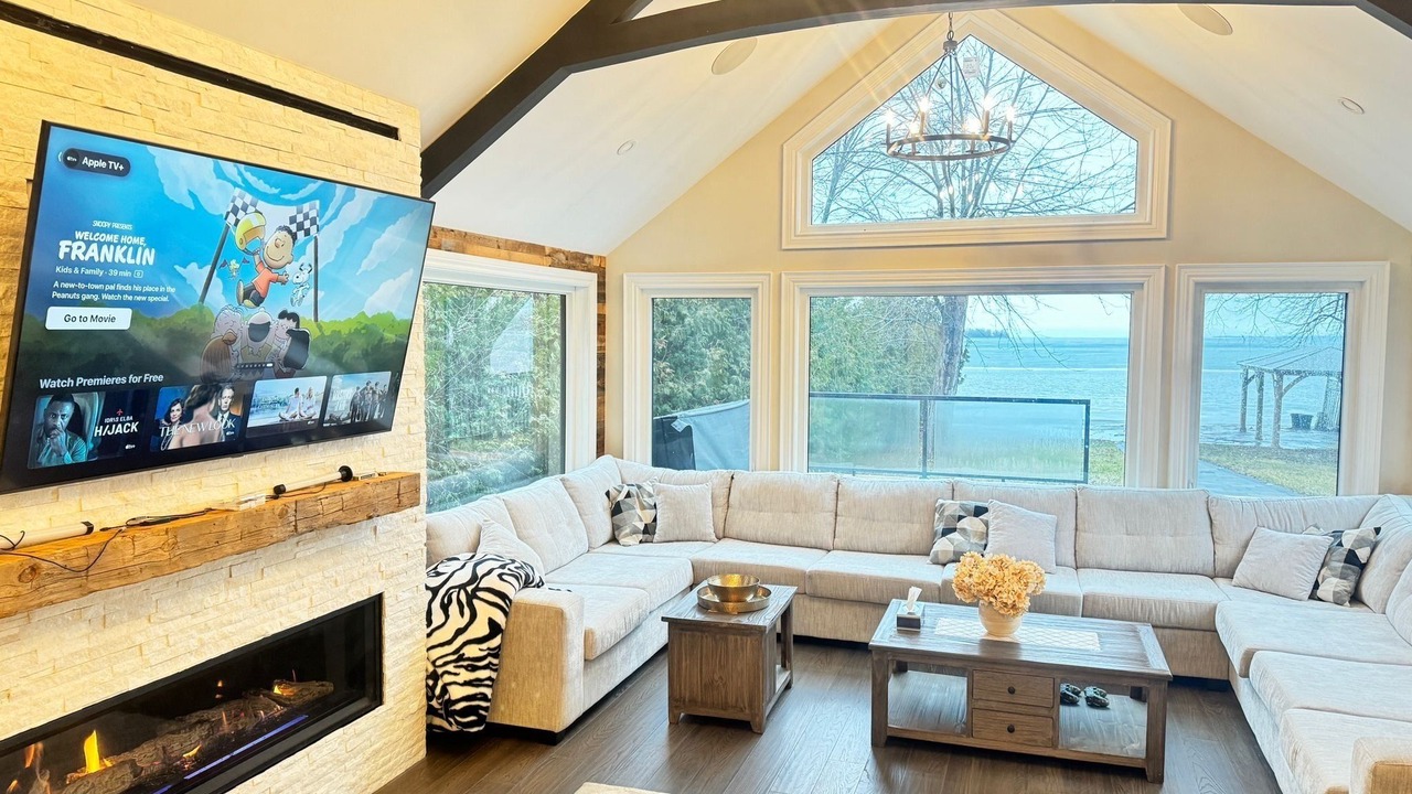 Photo of Livingroom in Duclos Point
