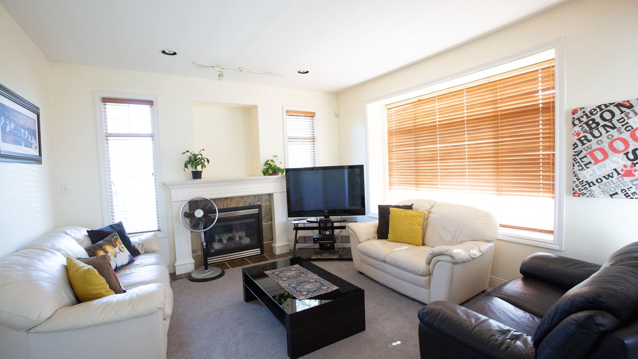 Photo of Livingroom in Upper Lonsdale