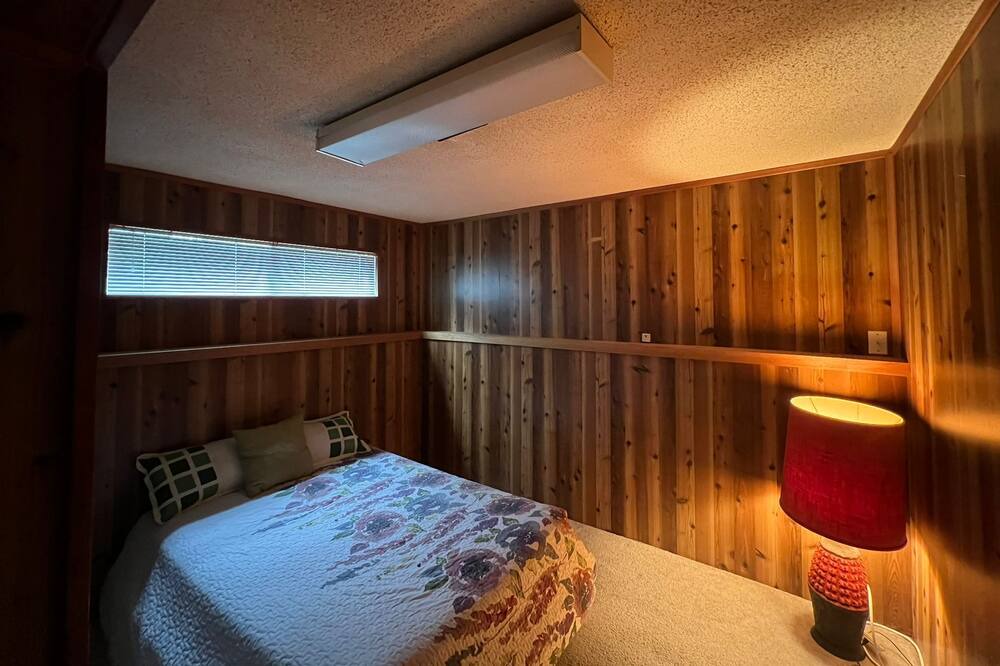 Photo of Bedroom in Delta