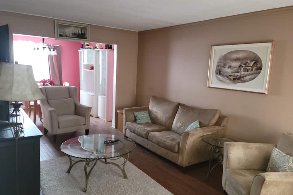 Photo of Livingroom in Orleans Village - Chateauneuf