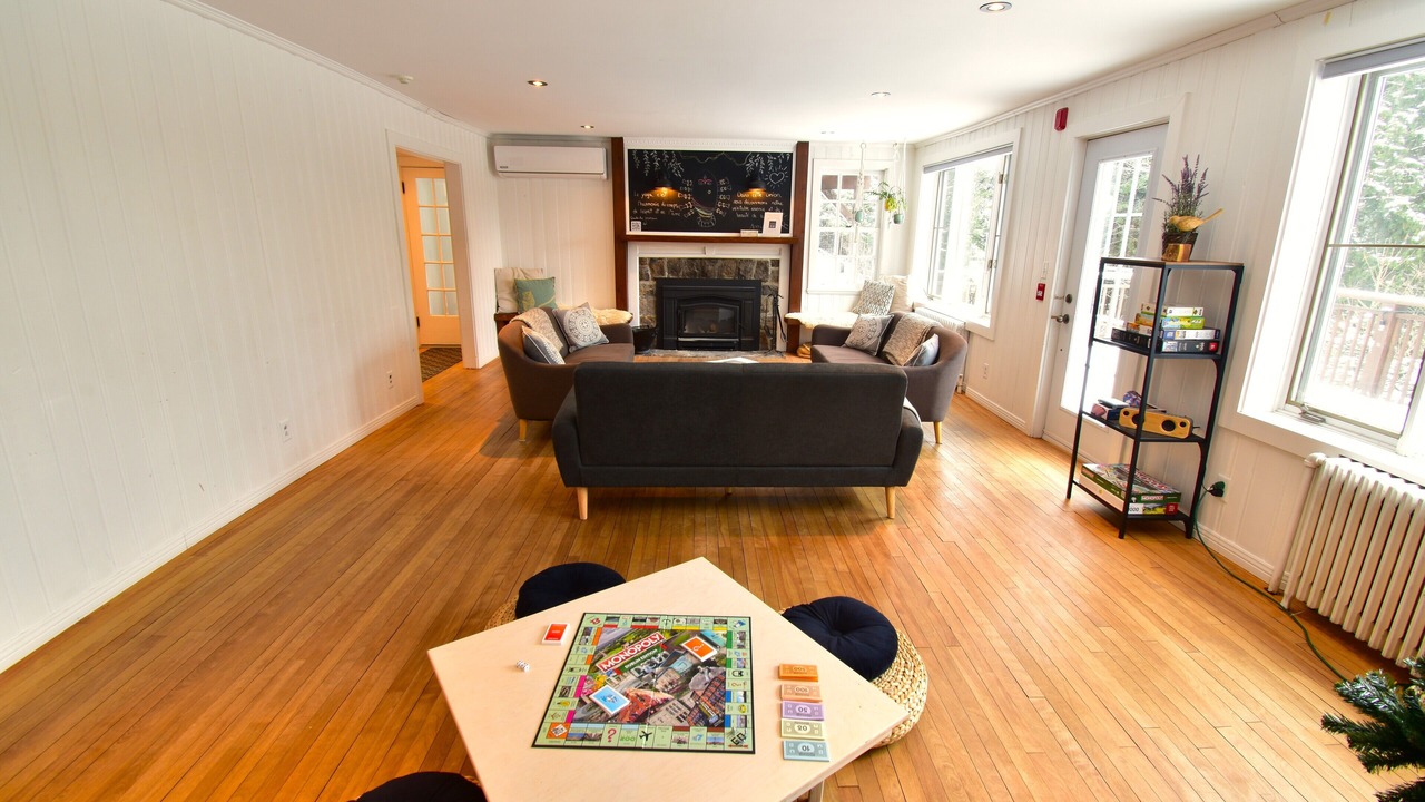 Photo of Livingroom in Val Morin