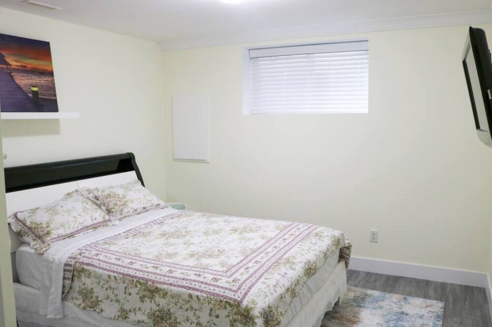 Photo of Bedroom in South Newton