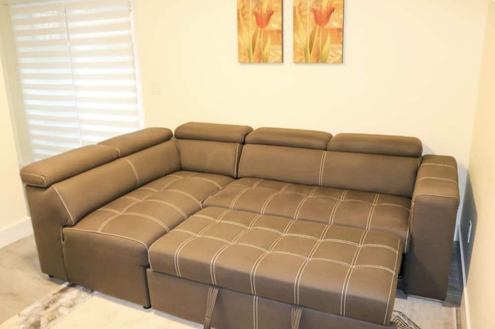 Photo of Livingroom in South Newton
