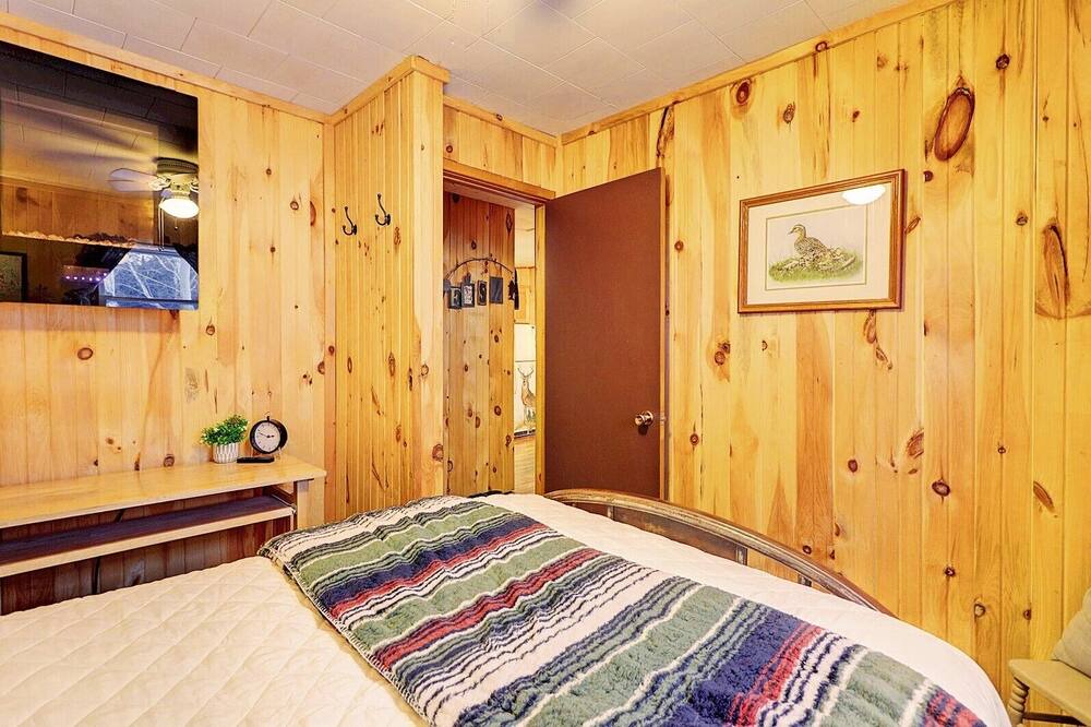 Photo of Bedroom in Juniper