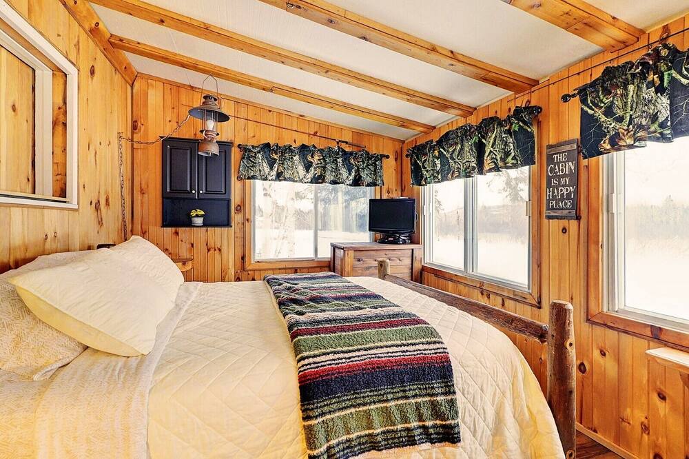 Photo of Bedroom in Juniper