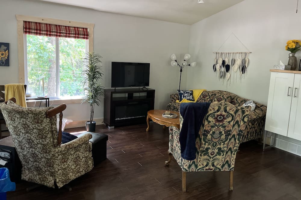 Photo of Livingroom in Division No. 4