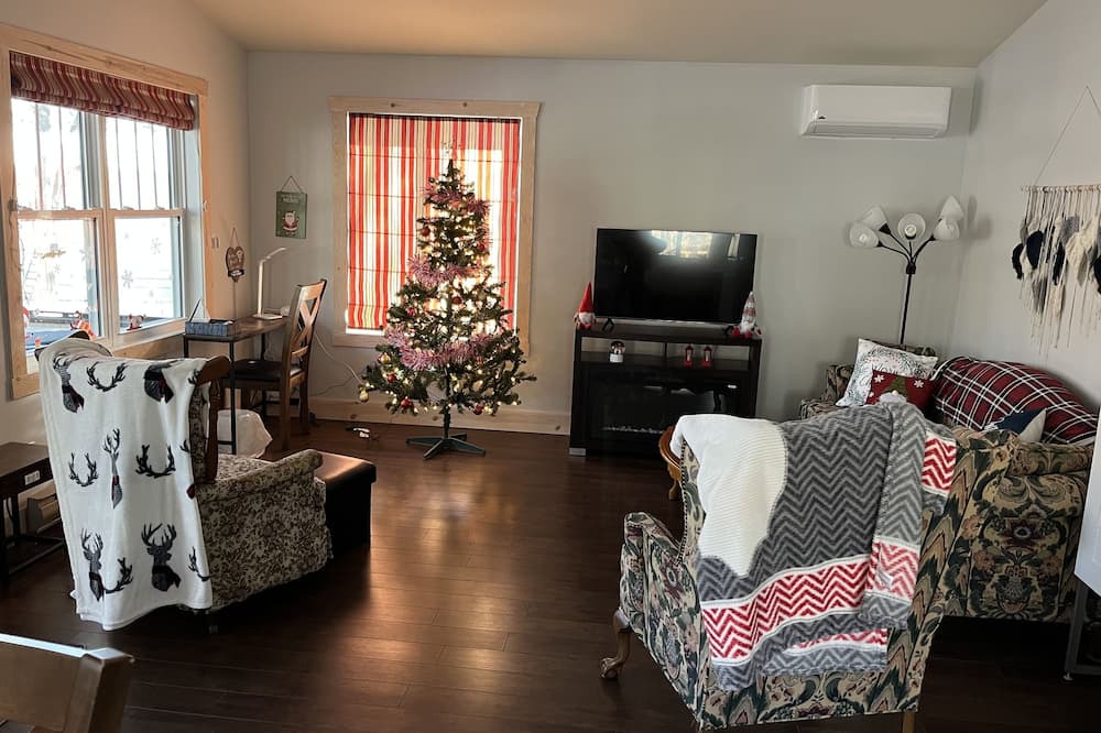 Photo of Livingroom in Division No. 4