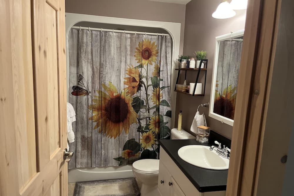 Photo of Bathroom in Division No. 4