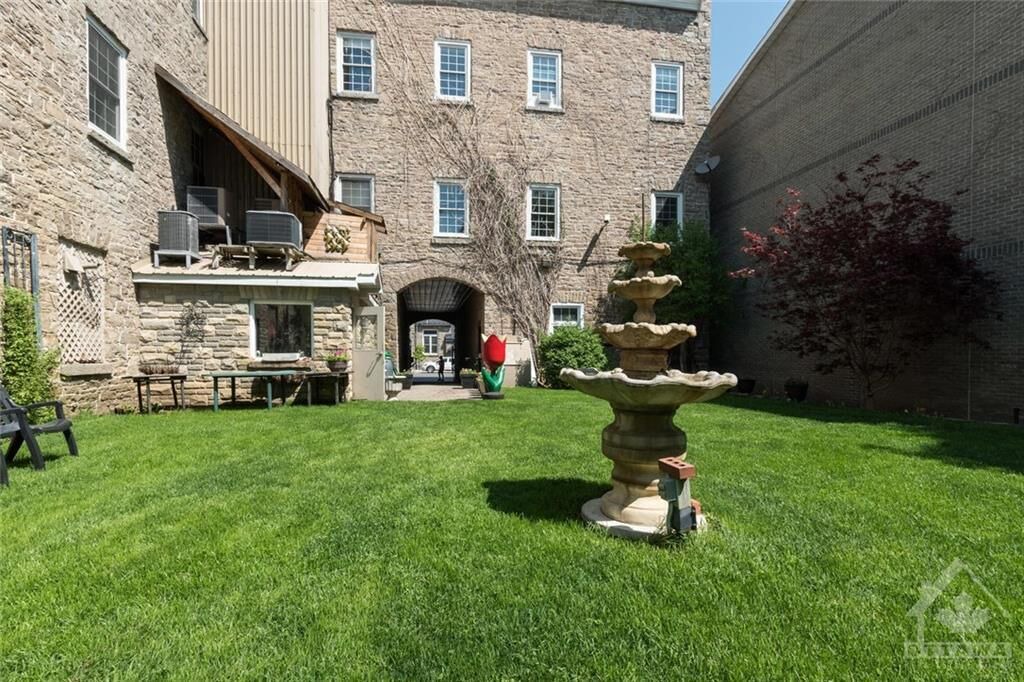 Photo of Patio Balcony in Merrickville