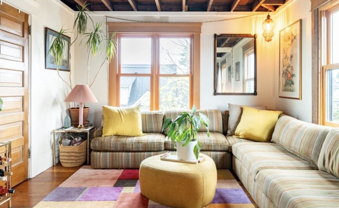 Photo of Livingroom in Downtown Eastside