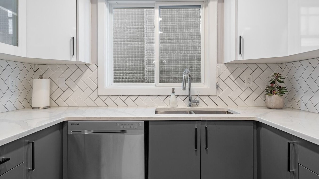 Photo of Kitchen in Radisson Heights - Albert Park