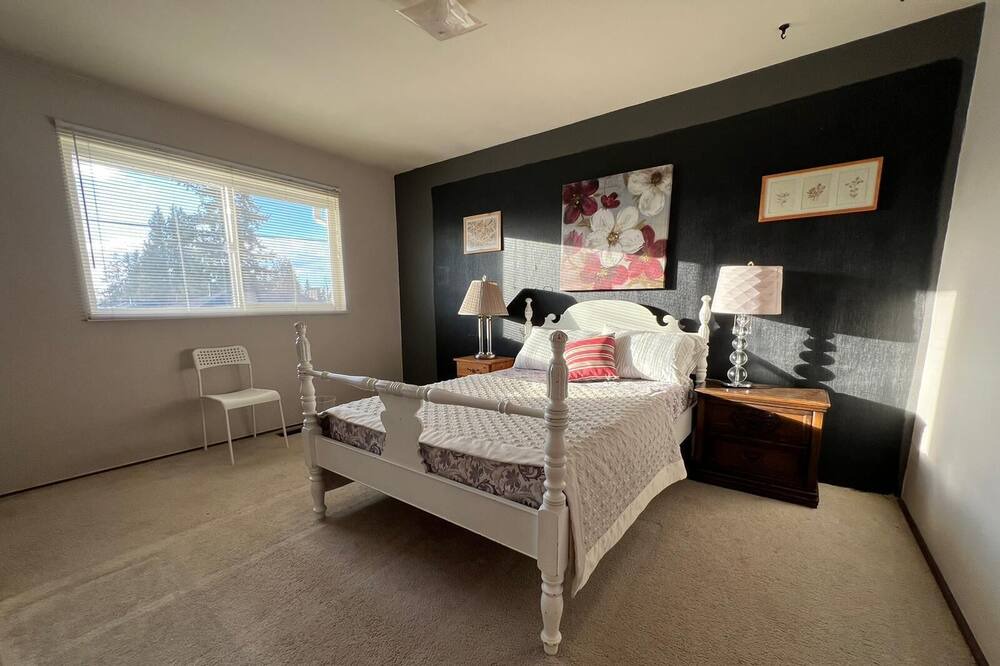 Photo of Bedroom in Delta