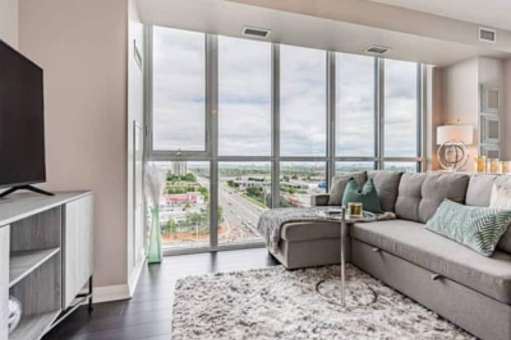 Photo of Livingroom in Hurontario