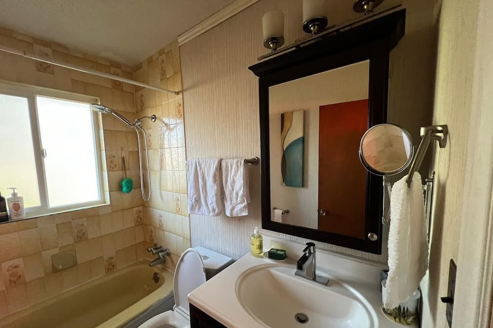 Photo of Bathroom in Delta