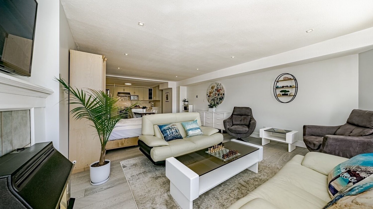 Photo of Livingroom in White Rock