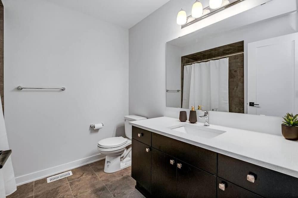 Photo of Bathroom in Cardinal Creek