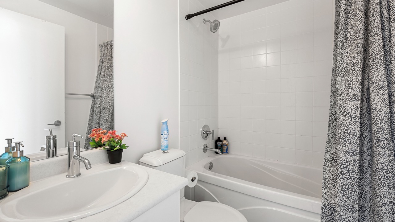 Photo of Bathroom in Bay Cloverhill