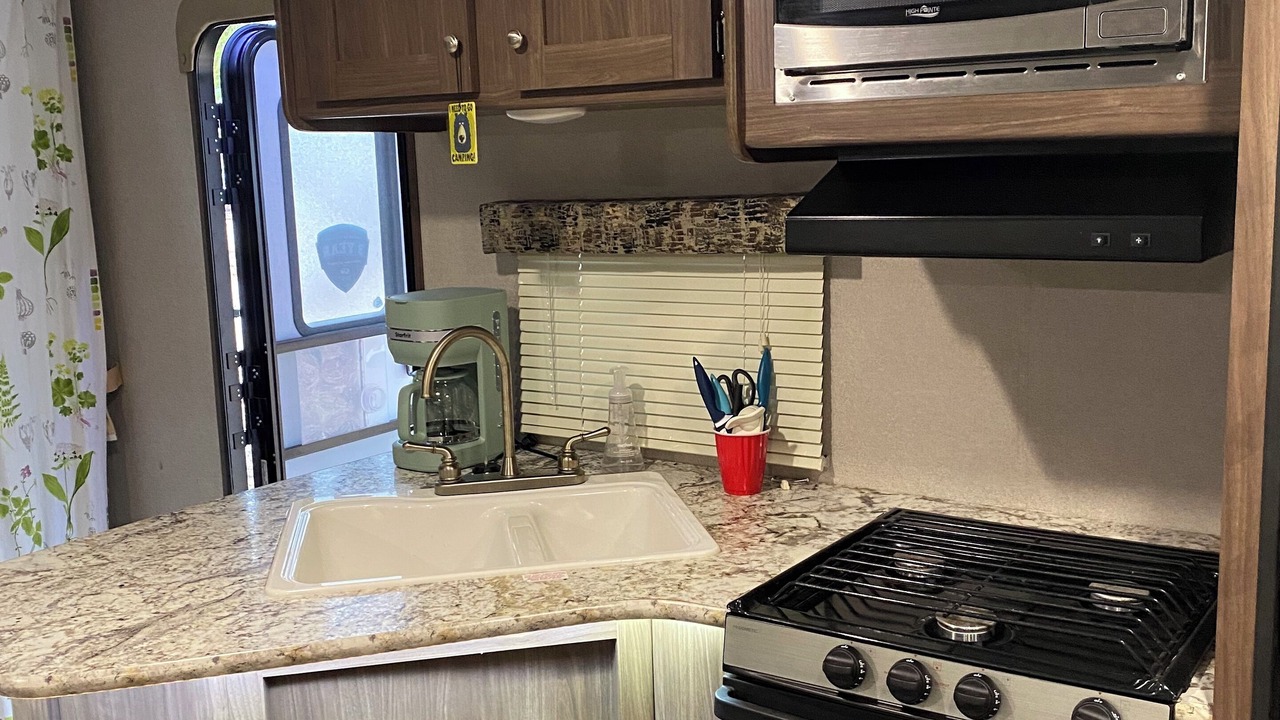 Photo of Kitchen in Slave Lake
