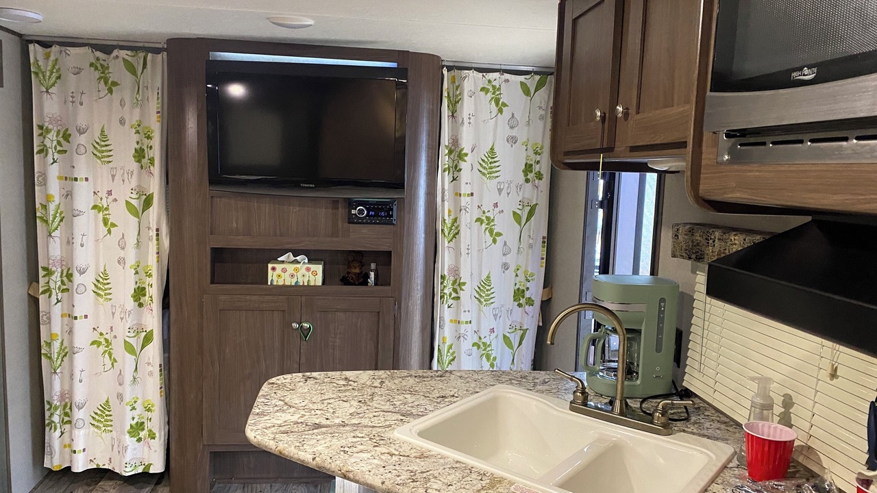 Photo of Kitchen in Slave Lake