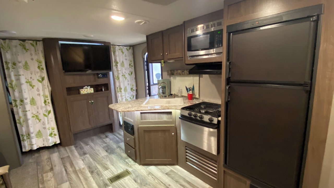 Photo of Kitchen in Slave Lake