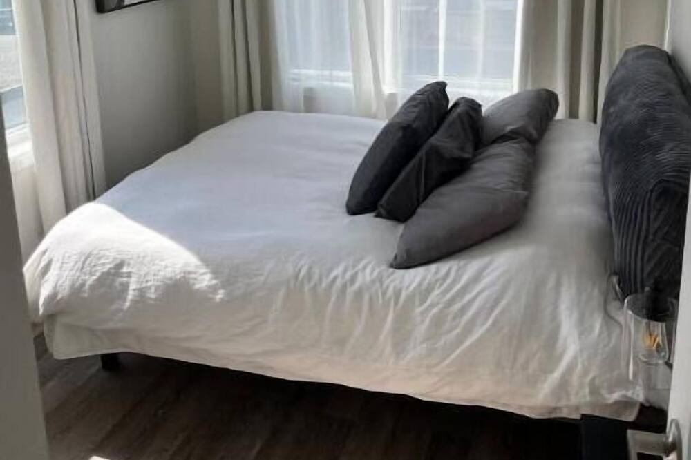 Photo of Bedroom in Aurora