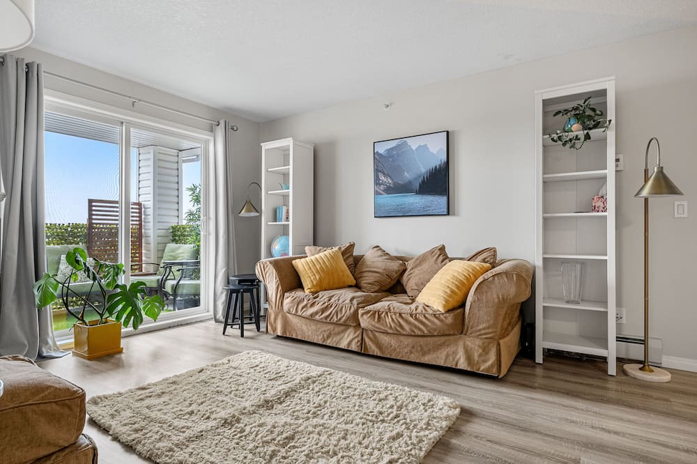 Photo of Livingroom in Okotoks
