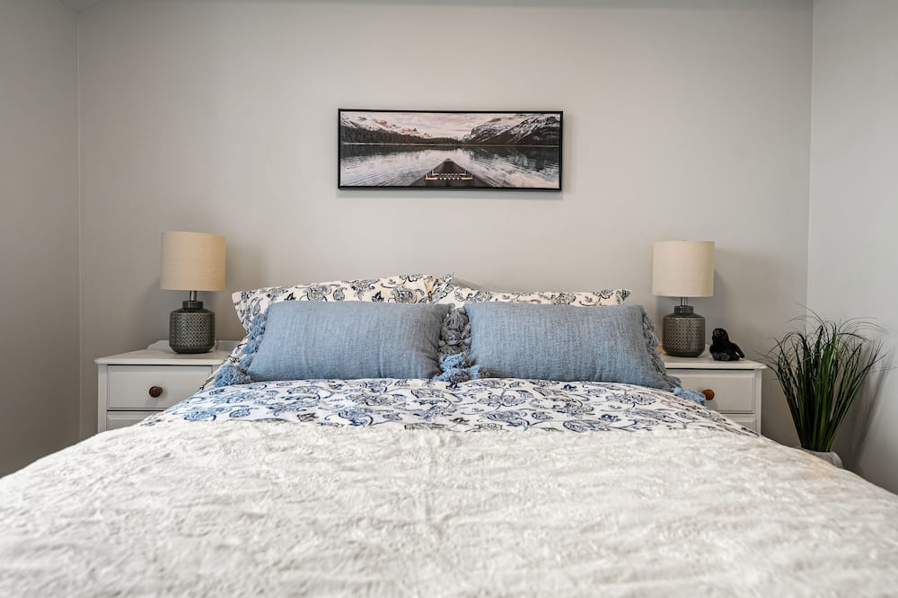 Photo of Bedroom in Okotoks