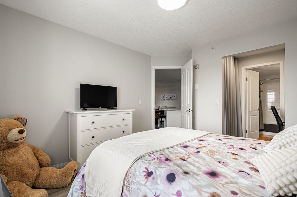 Photo of Bedroom in Okotoks