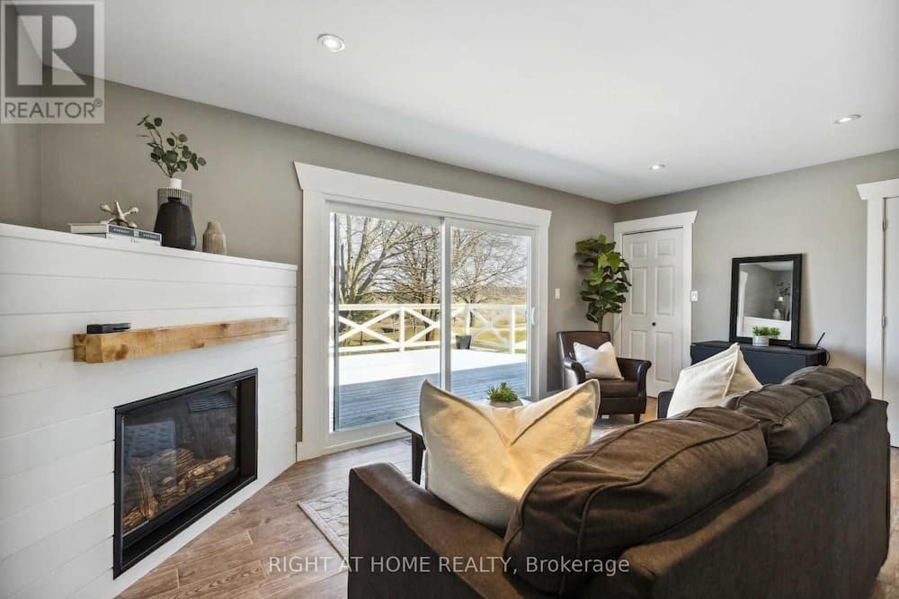 Photo of Livingroom in Kincardine