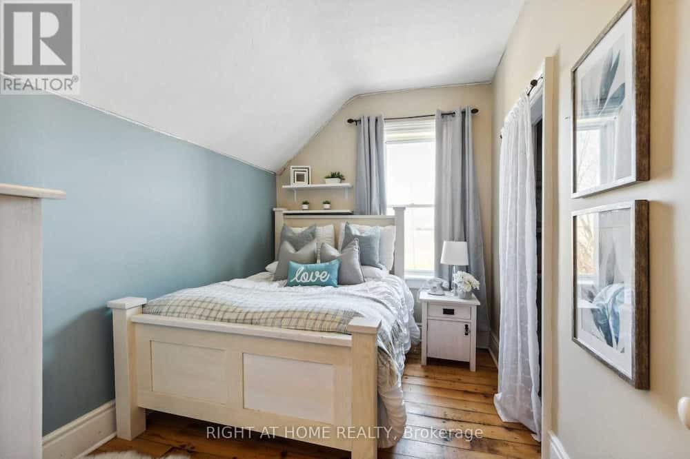 Photo of Bedroom in Kincardine