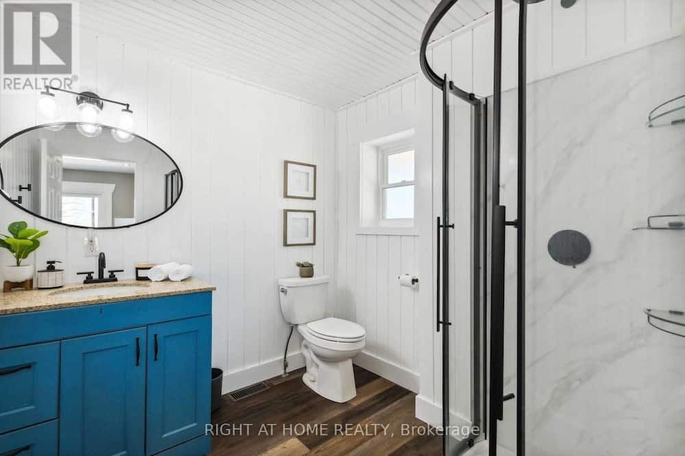 Photo of Bathroom in Kincardine